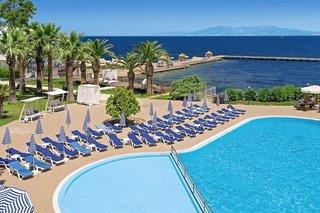 Le Bleu Hotel & Resort